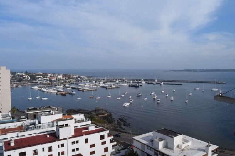 Depto en edificio clásico y sólida construcción en Peninsula