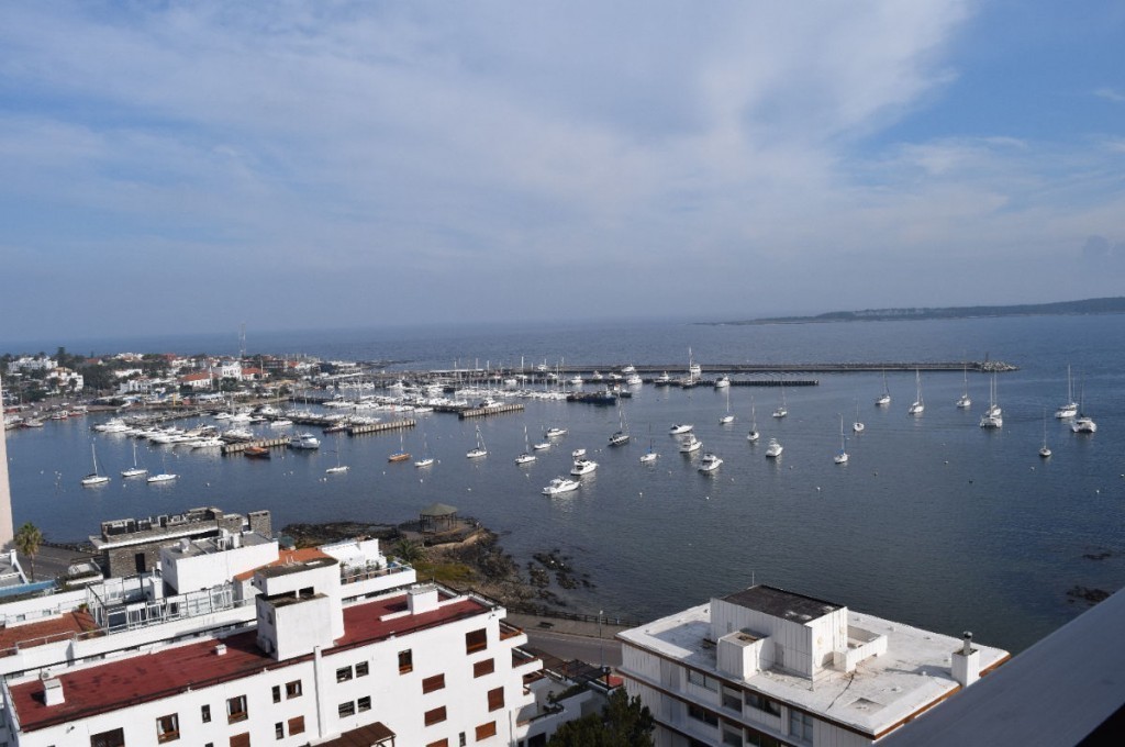 Depto en edificio clásico y sólida construcción en Peninsula