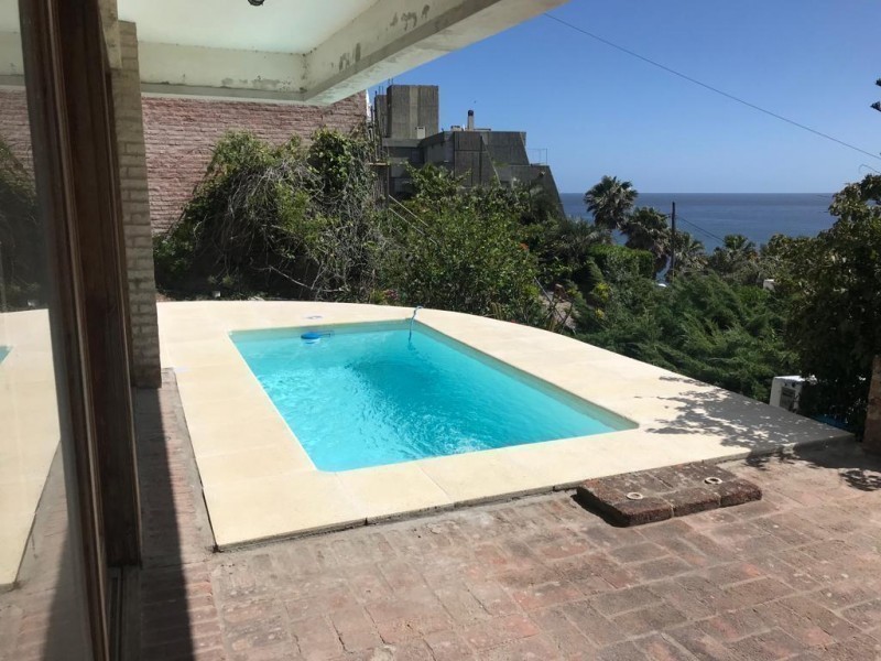 Muy linda casa en Punta Ballena, 3 hab, 3 baños, parrillero, piscina climatizada  y los mejores atardeceres