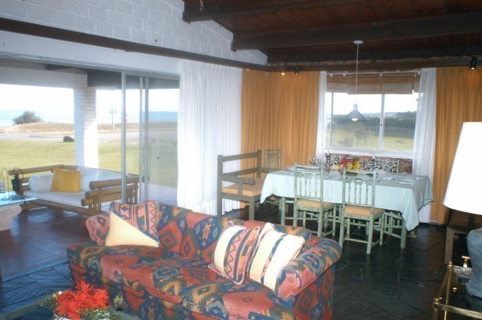 Casa frente al mar con cancha de Tenis