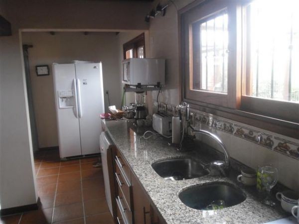Casa en alquiler en Balneario Buenos Aires.