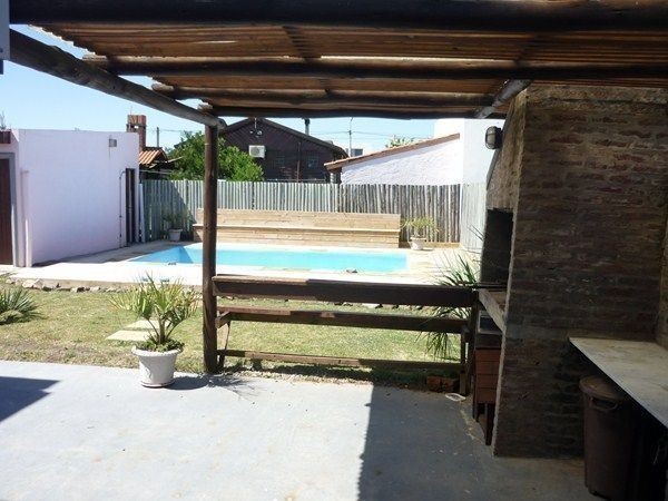 Casa en alquiler en Balneario Buenos Aires.
