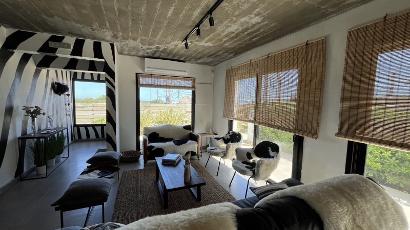 Casa en venta y alquiler en Montoya con vista al mar