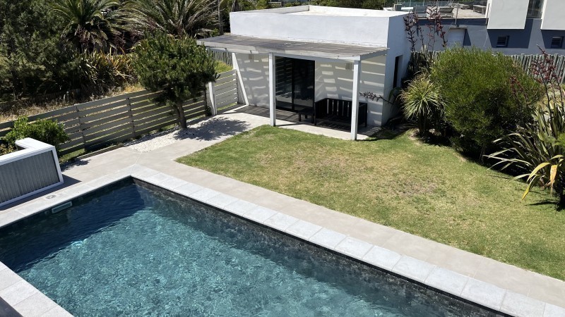 Casa en venta y alquiler en Montoya con vista al mar