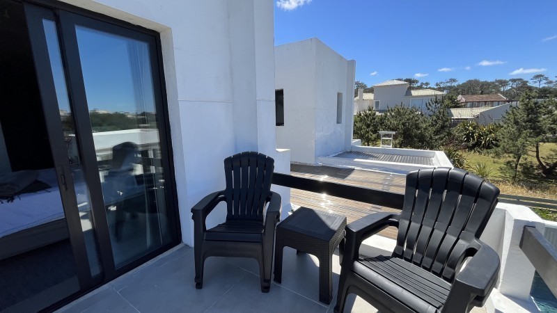 Casa en venta y alquiler en Montoya con vista al mar