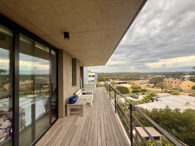 Excelente depto esquinero en Proyecto de Manantiales