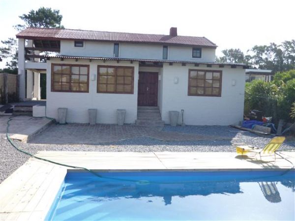 Casa en alquiler en Balneario Buenos Aires.