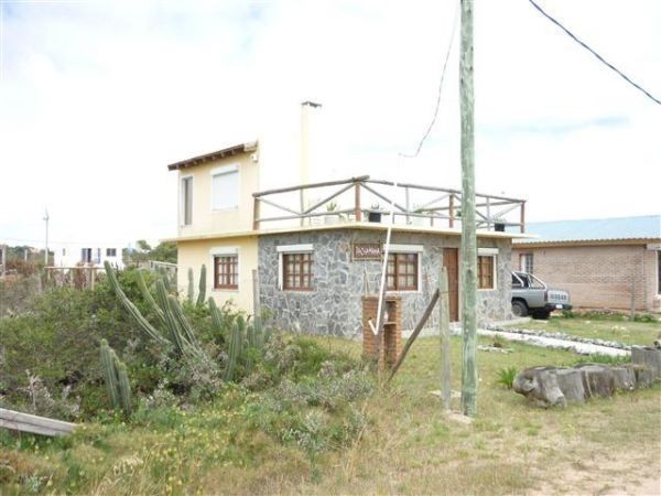 Casa en alquiler en Balneario Buenos Aires.