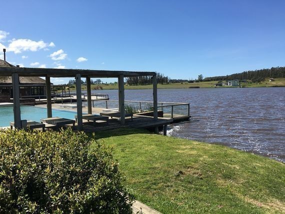 Excelente lote de 4.000 mts en barrio privado en Manantiales