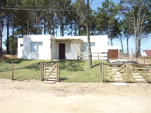 Casa a estrenar a  metros del mar.