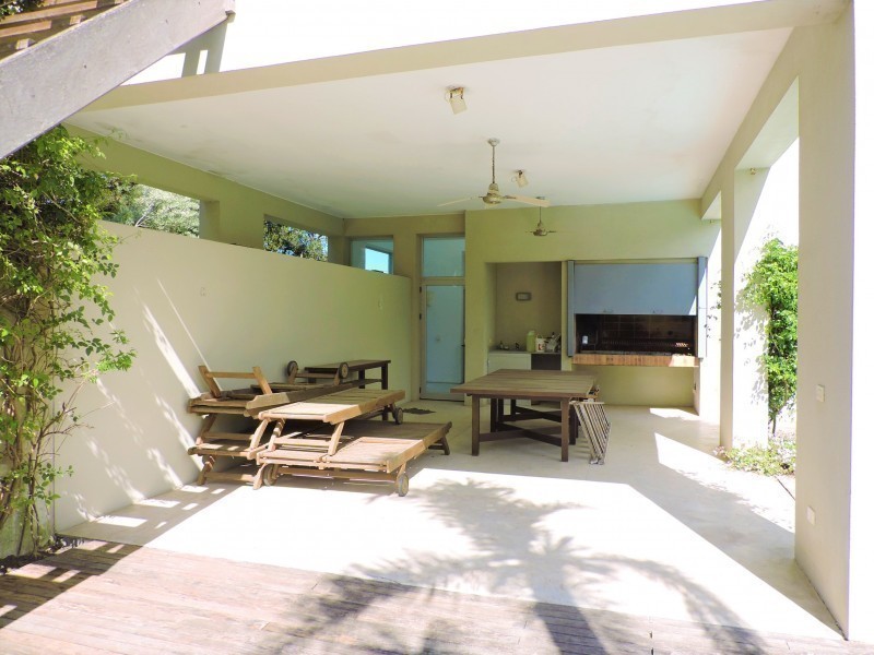 Espectacular casa en Laguna Blanca primera linea