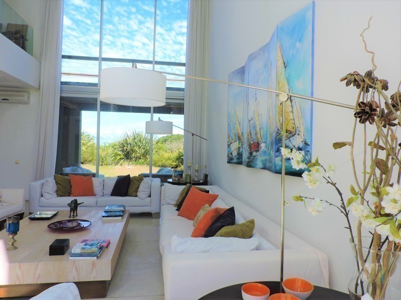 Espectacular casa en Laguna Blanca primera linea