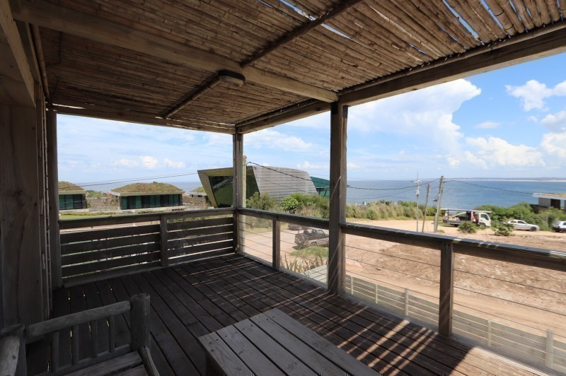 Casa en el pueblo de José Ignacio con vista al mar