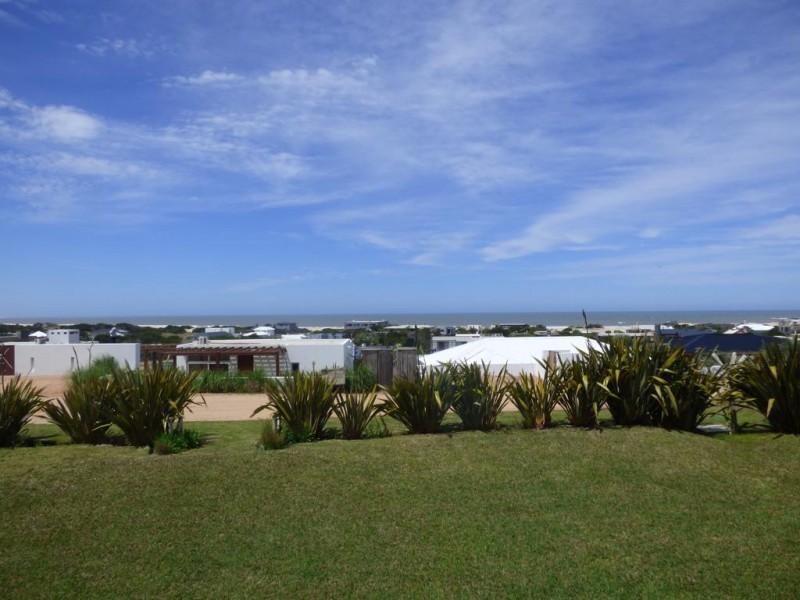 Muy linda casa con vista en Club de Mar