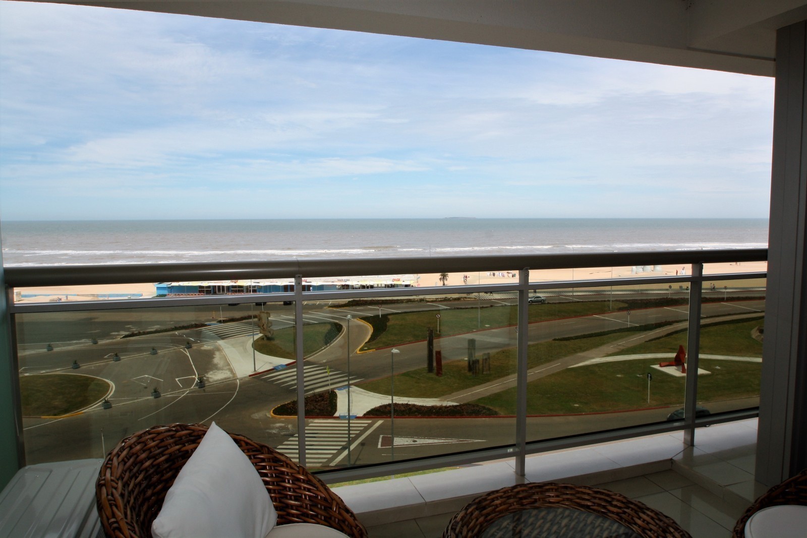 Departamento en alquiler frente a Playa Brava , Punta del Este