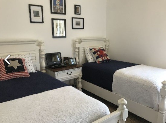 Moderna casa en venta a media cuadra del mar