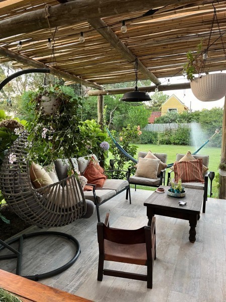 Excelente casa en el Tesoro con amplio jardín y parrillero