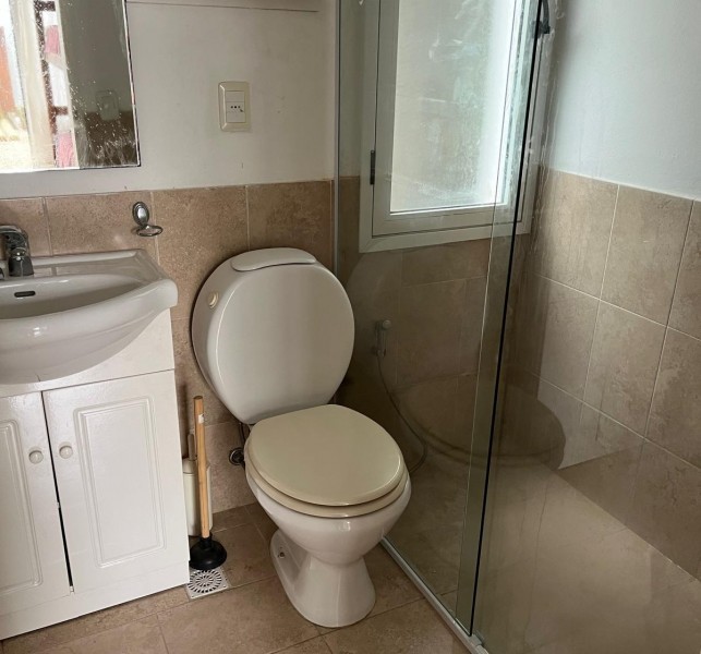 Excelente casa en el Tesoro con amplio jardín y parrillero