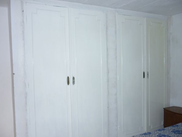 Casa ubicada a pocos metros del mar con muy lindo entorno.