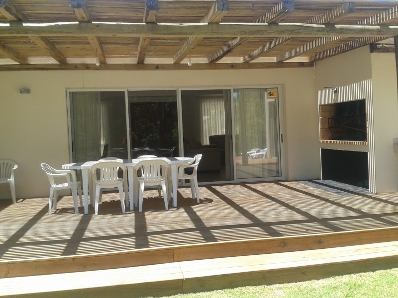 Casa en venta y alquiler en La Barra