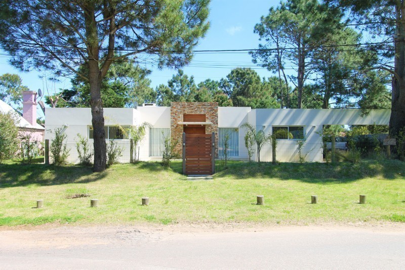 Casa en venta y alquiler en La Barra