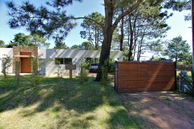 Casa en venta y alquiler en La Barra