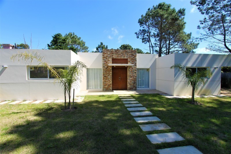 Casa en venta y alquiler en La Barra