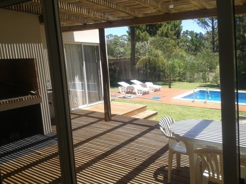 Casa en venta y alquiler en La Barra