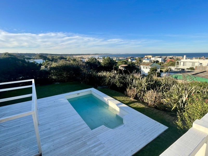 Muy linda casa en venta en el pueblo de José Ignacio