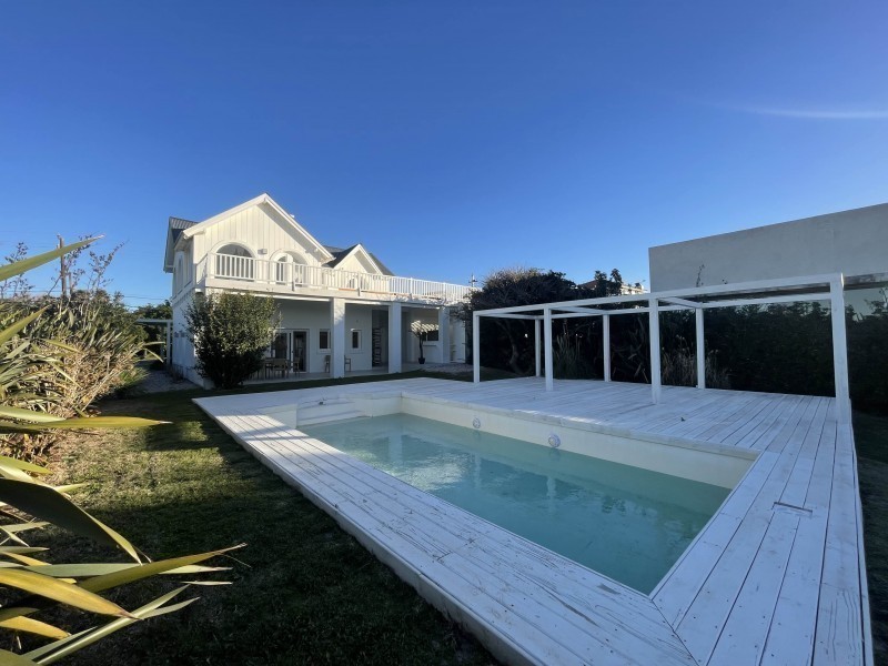 Muy linda casa en venta en el pueblo de José Ignacio