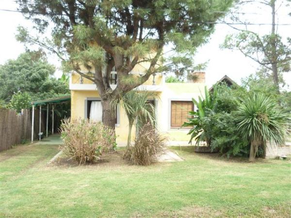 Linda casa, con amplios espacios.