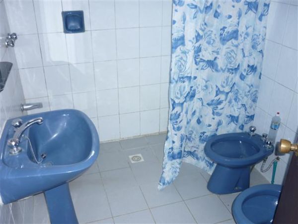 Linda casa, con amplios espacios.