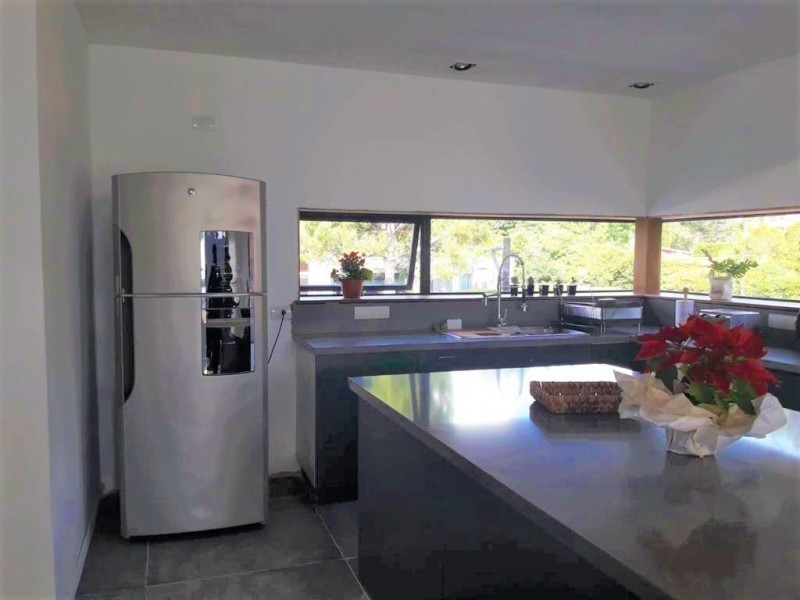 Excelente casa a estrenar en Barrio Privado con servicios