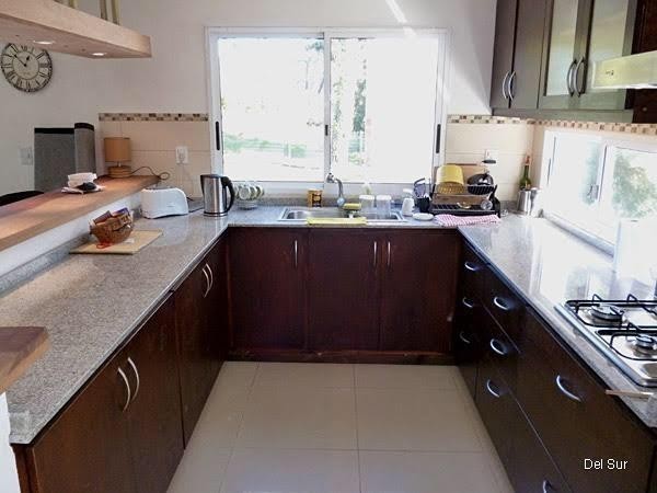 Linda y modera casa en barrio privado 