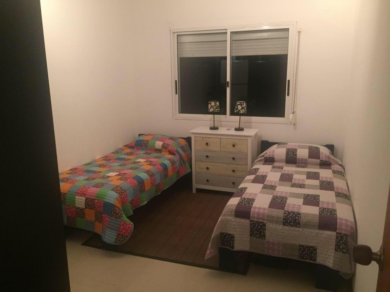 Linda y modera casa en barrio privado 
