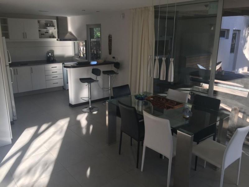 Moderna casa en venta en La Barra