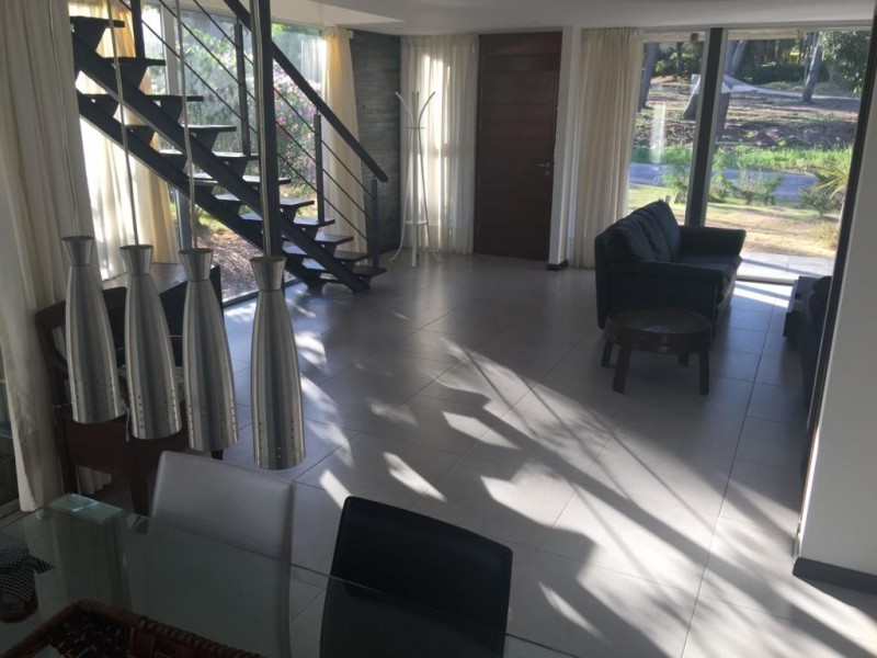Moderna casa en venta en La Barra