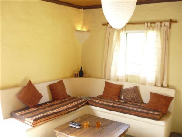 LINDA CASA.