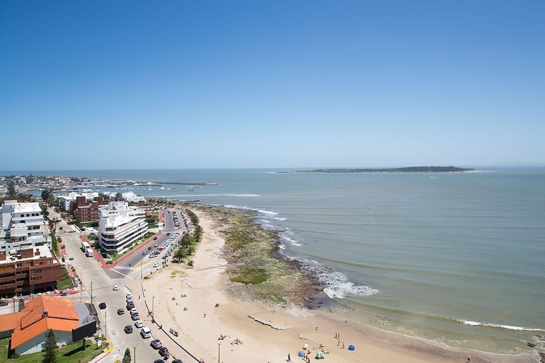 Departamento en venta primera linea de la mansa