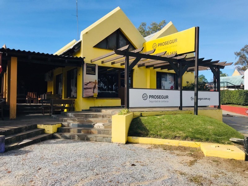 Local en venta en La Barra con renta anual