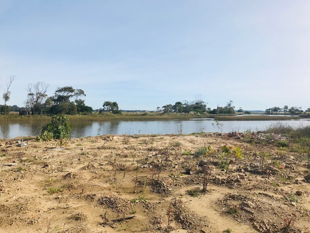 Excelente terreno sobre la laguna en La Barra