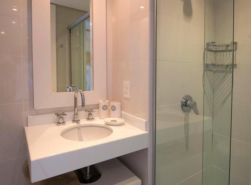 Departamento en torre de categoría frente a Playa Mansa