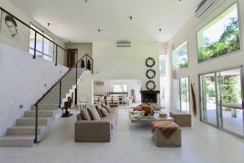 Espectacular Casa en Golf con Pileta