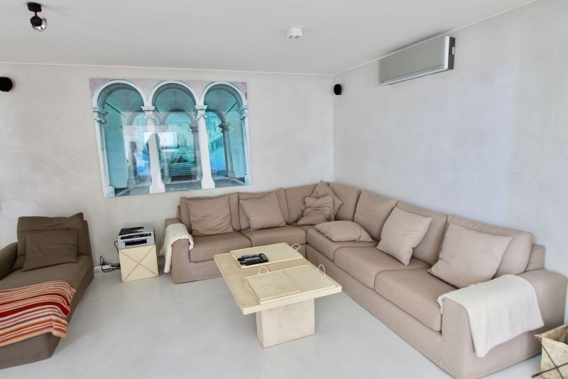Espectacular Casa en Golf con Pileta