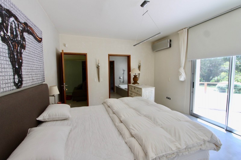 Espectacular Casa en Golf con Pileta