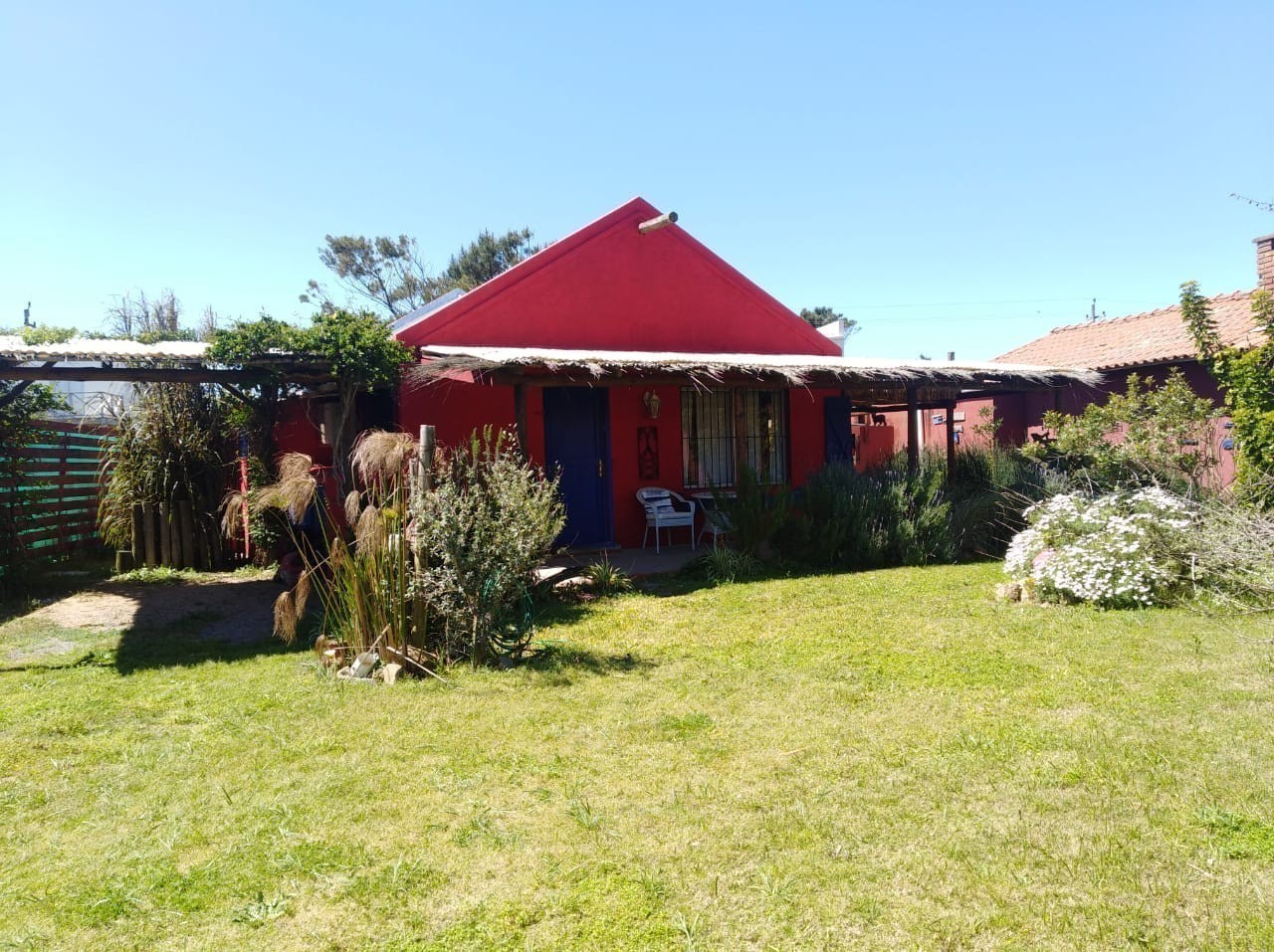 Casa en venta a media cuadra de la playa