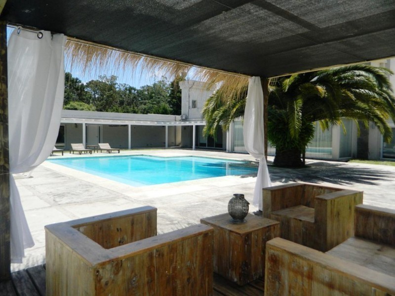 Espectacular residencia en alquiler en Punta del Este