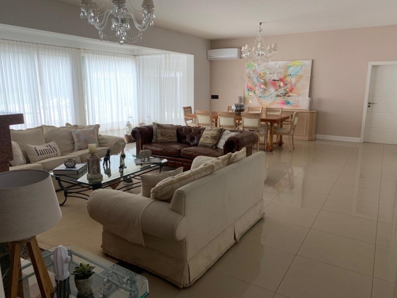 Espectacular residencia en alquiler en Punta del Este