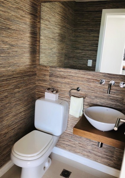 Excelente penthouse moderno con terraza parrillero y pileta