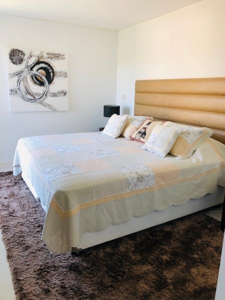 Excelente penthouse moderno con terraza parrillero y pileta